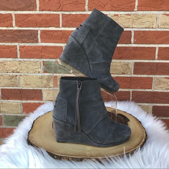 Toms Shoes - 👢 Toms Desert Wedge High Side Zip Suede Tassel Booties (7.5)